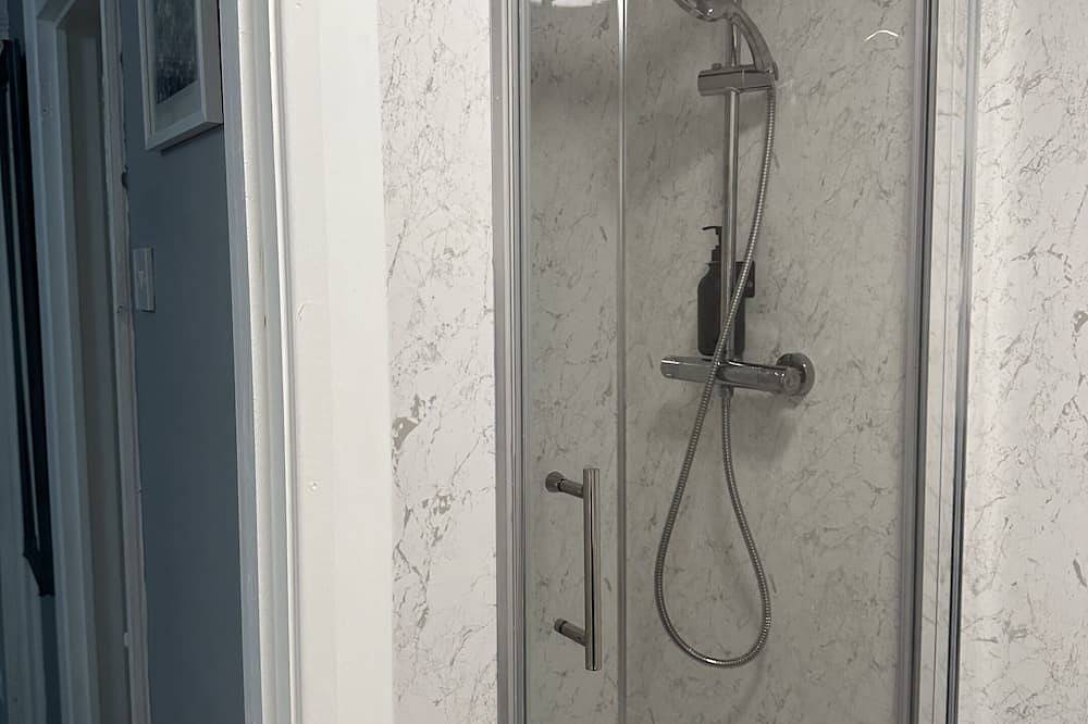 Ganze Wohnung, Apartment-Superior-Ensuite mit Dusche-Strassenblick-Flat 1 in Eastbourne, Ost Sussex