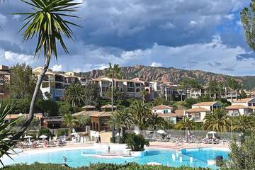 Gîte pour 6 personnes, avec jardin et piscine, animaux acceptés dans Port de Poussaï