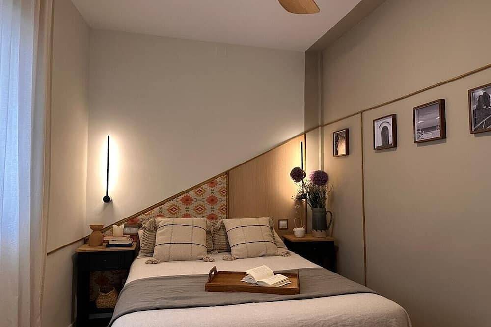 Entire apartment, Giorgio - 1 bedroom in Almagro in Chamberí (Madrid), Madrid