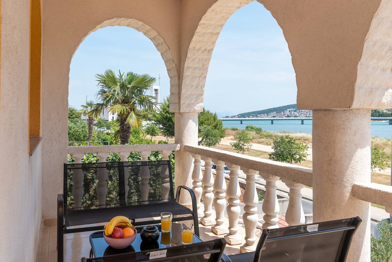 Ganze Ferienwohnung, Ferienwohnung für 4 Personen mit Meerblick in Gradska plaža (Trogir), Trogir