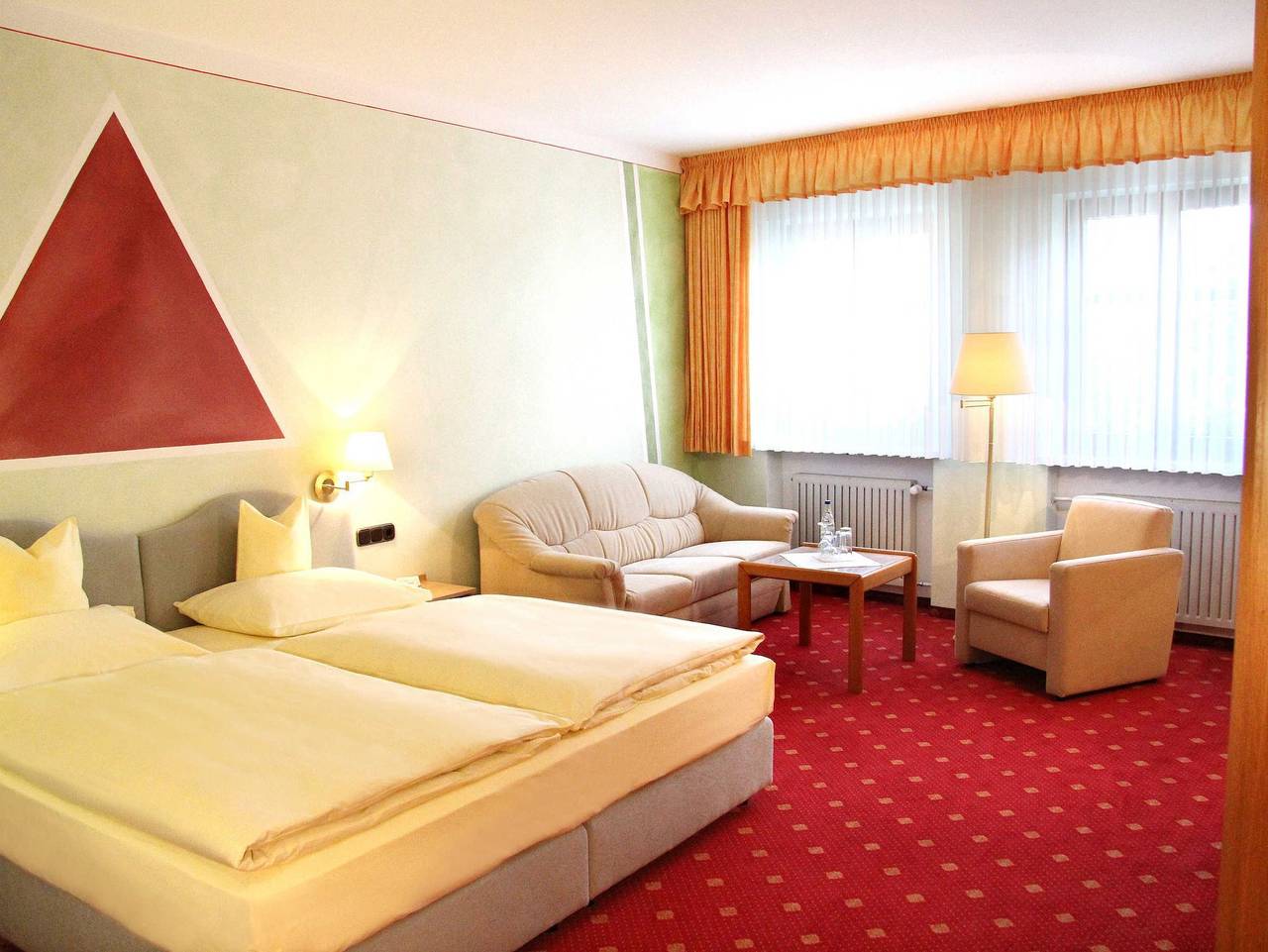 Hotel-Garni Goldener Schwan in Bad Windsheim, Steigerwald