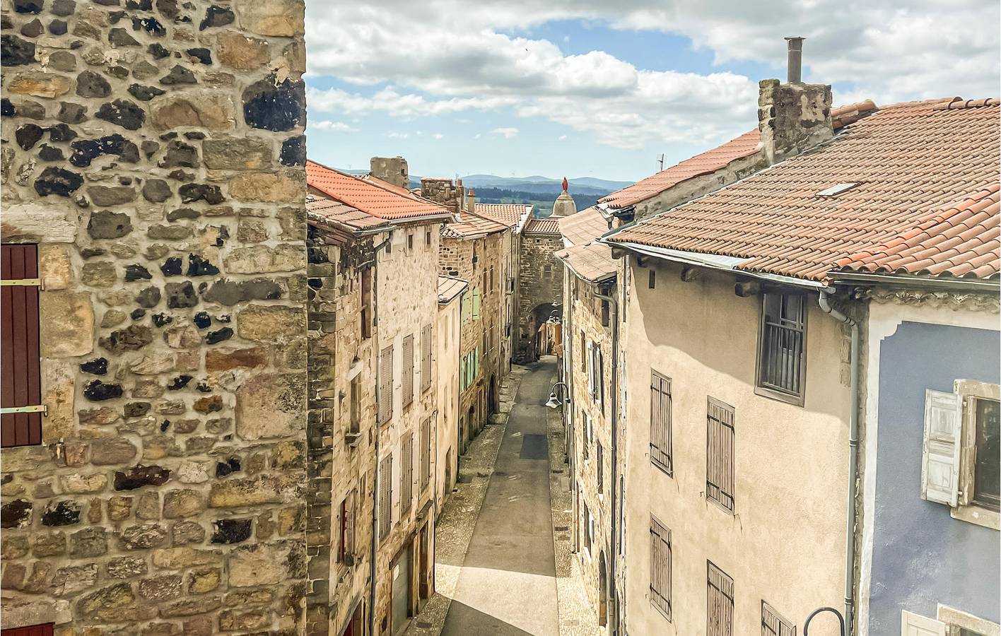 Gîte pour 4 Personnes dans Pradelles, Massif central