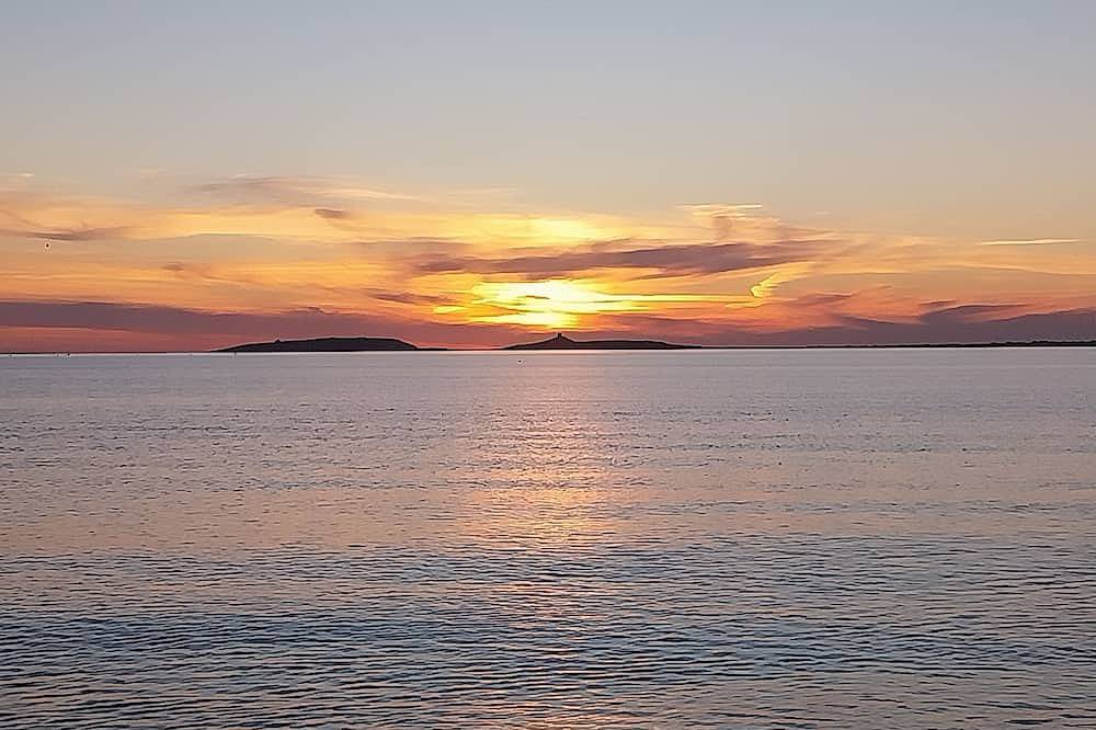 Apartamento entero, Cozy apartment, nice location for families or 2 couples (1 baby crib) in Donigala Fenughedu, Oristán