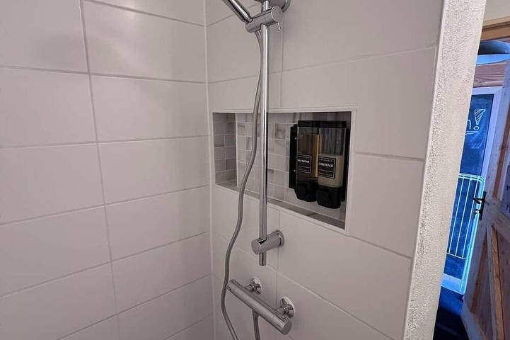 De Tuinkamer Groningen | ontbijt, gratis parkeren & eigen entree in Groninga, Región de Groningen