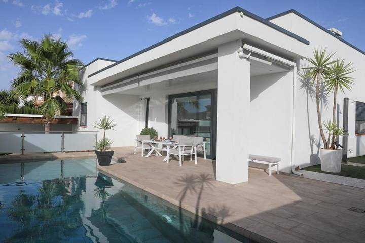 Casa rural para 6 personas, con Terraza además de Piscina y Vistas en Santa Elena