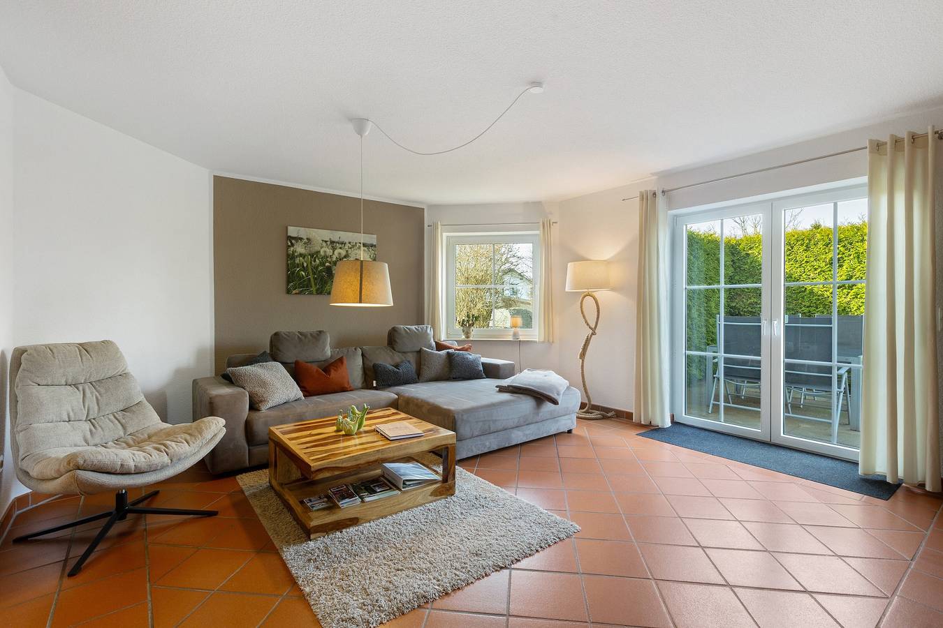 Ganze Wohnung, Ferienwohnung Dora, 72 m² mit privater Terrasse, Gemeinschaftsgarten und Wlan in Medebach, Hochsauerlandkreis