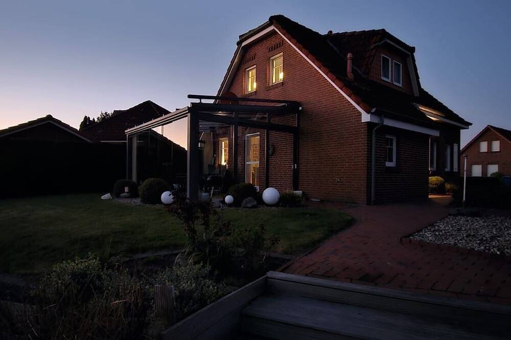 Schönes Ferienhaus am Ihler Meer in Ihlow, Nordseeküste