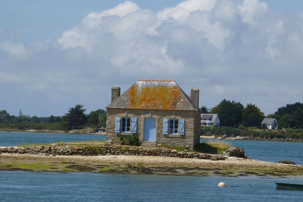 Armor\" apartment in 18th century house 5 min. from sandy beaches in Carnac, Côte des Mégalithes