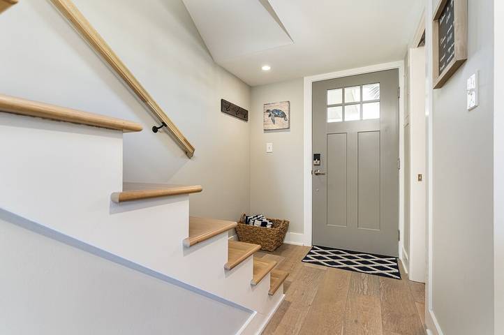 Vacation rental for 6 people, with pool and yard as well as balcony in Crescent Beach