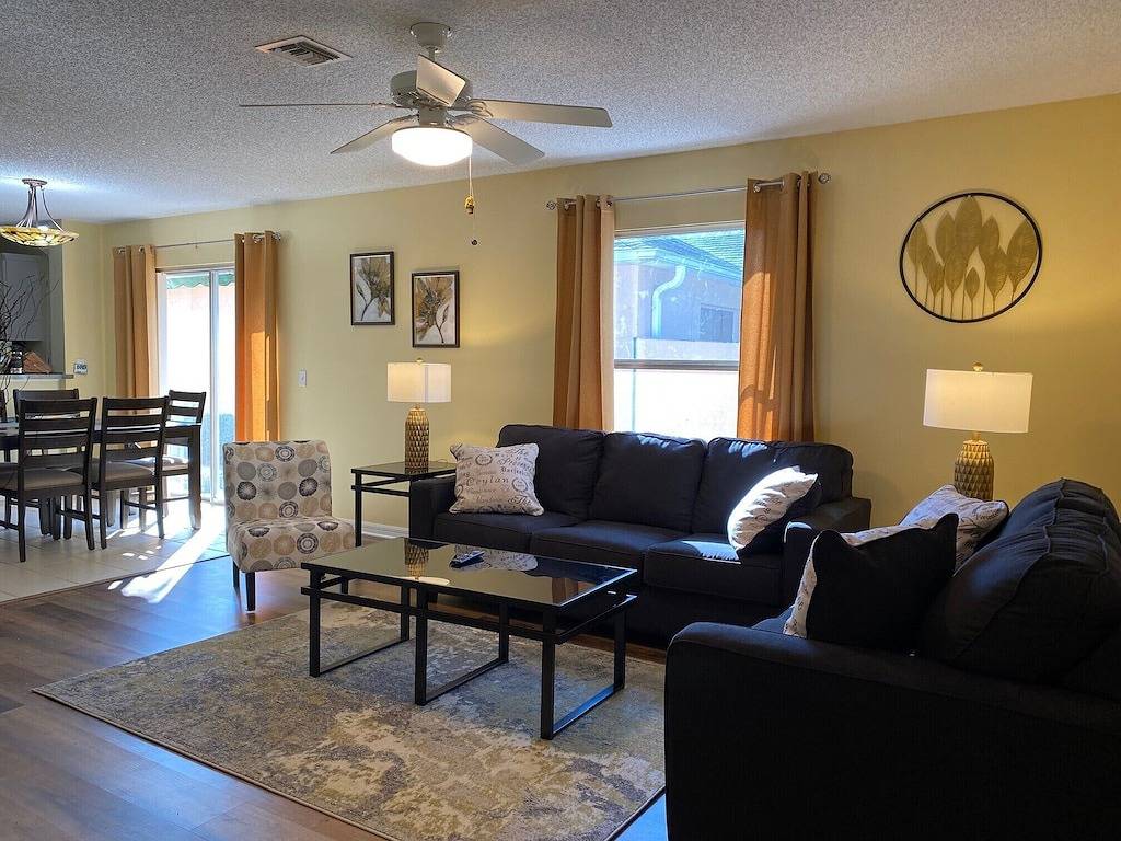 Perfect location! 3b2bfree golf cart! Minutes to Lake Sumter&Spanish Springs in The Villages, Sumter County