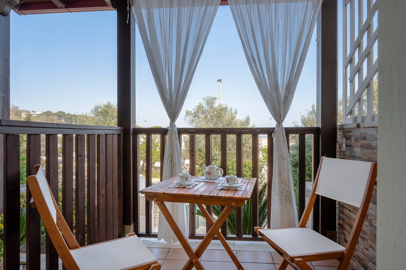 Appartamento intero, Appartamento 'Residence degli Oleandri - Terra' con terrazza privata, Wi-Fi e aria condizionata in Santa Cesarea Terme, Provincia di Lecce