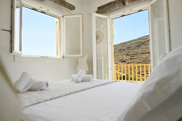 Location de vacances pour 8 personnes, avec vue ainsi que jardin et terrasse, animaux acceptés dans Κανάλα - 3