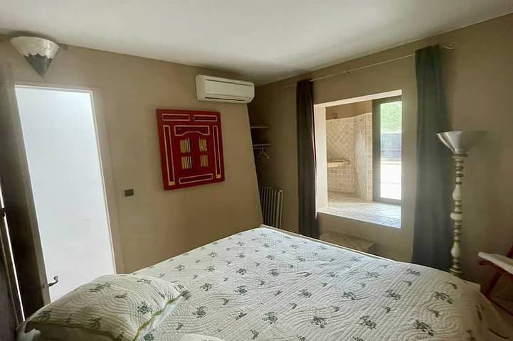 Location de vacances pour 4 personnes, avec jardin à Châteauneuf-le-Rouge - 3