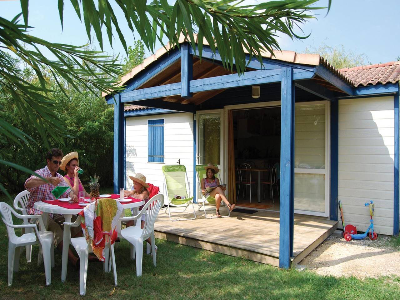 Detached chalet with dishwasher, on the banks of the Lot in Castelmoron-sur-Lot, Marmande und Umgebung