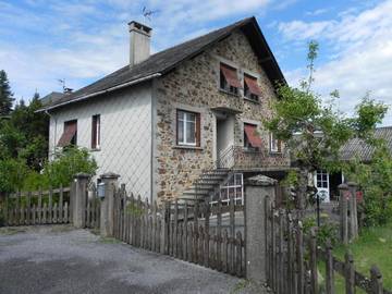 Gîte pour 8 personnes, avec jardin et vue à Sauveterre-de-Rouergue