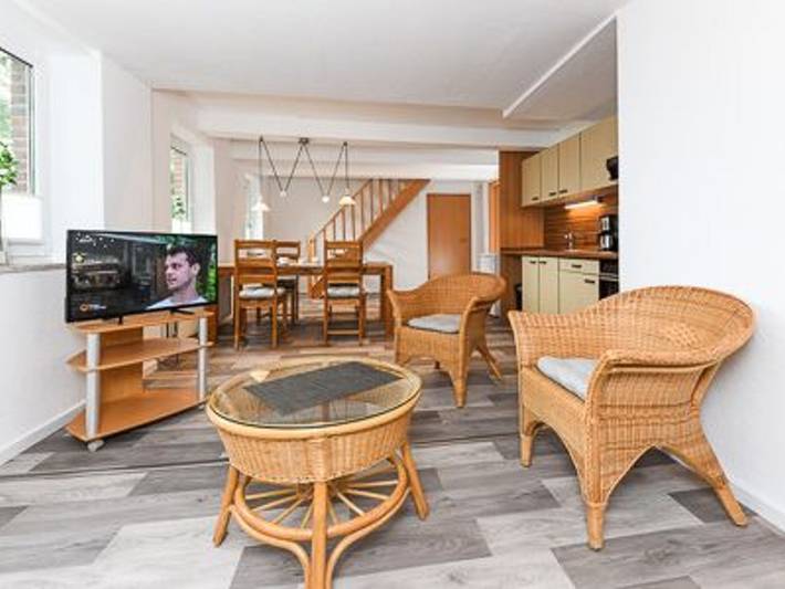 Ferienwohnung für 5 Personen, mit Terrasse und Garten sowie Kinderpool und Pool in Neu Augustengroden - 4