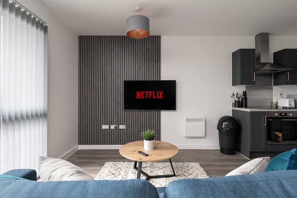 Entire apartment, Lovely Home Near Canal, Park, & Central Mk in Milton Keynes, South East England