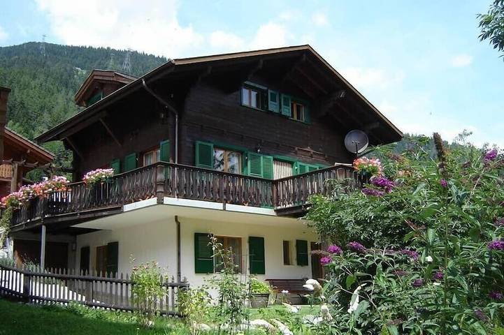 Ferienhaus für 12 Personen, mit Balkon und Garten sowie Sauna