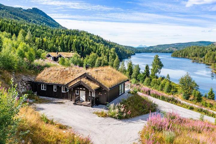 Gîte pour 6 personnes, avec terrasse et jacuzzi dans Bø