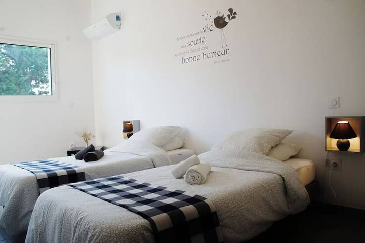 Appartement entier, Locationsudlandes, duplex spacieux,calme, plein sud, piscine chauffée couverte in Messanges, Côte d’Argent