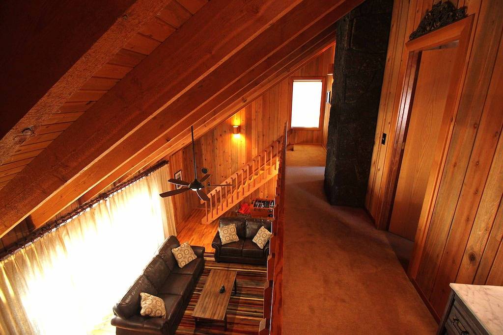 Charmante Hütte in der Nähe von Fort Rock Park und Sharc! Whirlpool! 8 Sharc Pässe inklusive! in Sunriver, Deschutes County