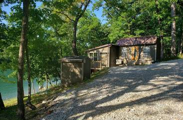 Log Cabin for 9 Guests in Beaver Lake, Ozark Mountains, Picture 1