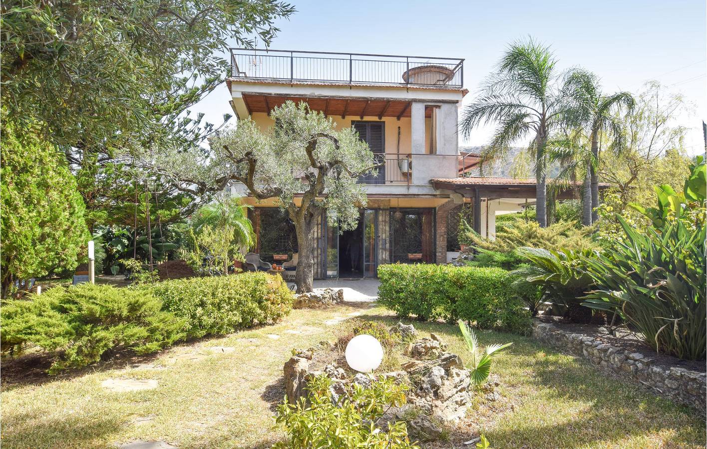 Apartamento con vistas al mar, aire acondicionado, aparcamiento y terraza - Giardinello 2km in Borgetto, Provincia de Palermo