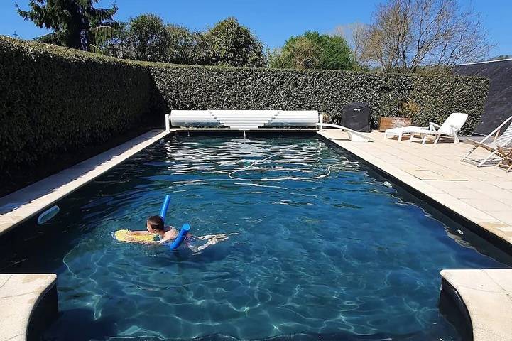 Gîte pour 4 personnes, avec jardin à Rouillon