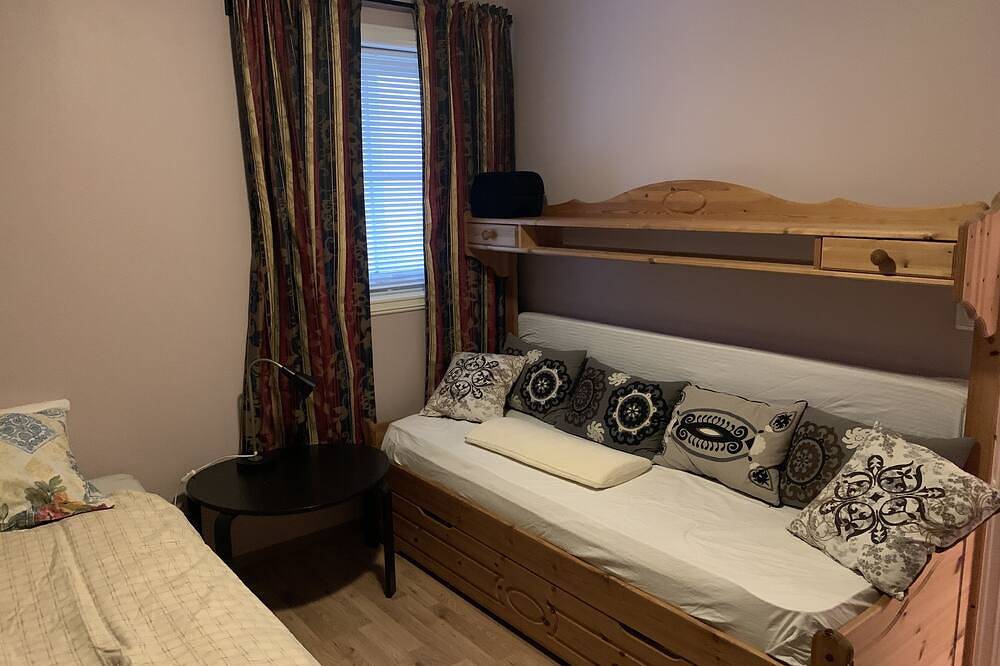 Ganze Wohnung, Basement apartment in the countryside. in Bremanger