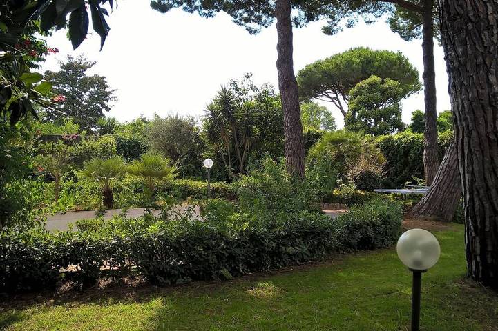 Villa for 8 people, with garden - 1