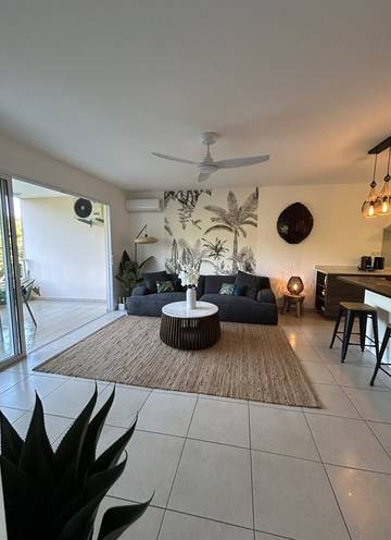Gîte pour 2 personnes, avec terrasse et piscine dans Faa'a