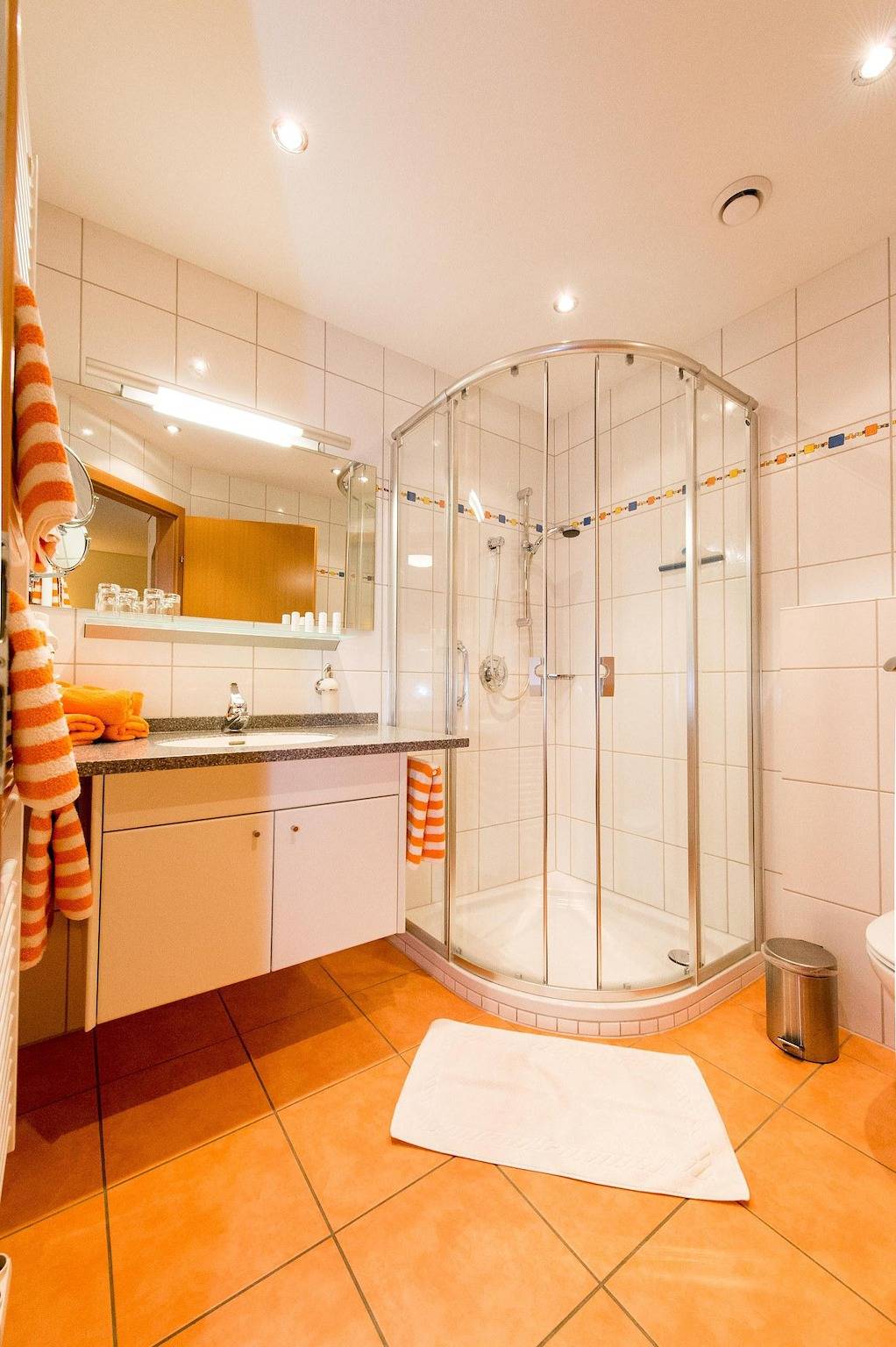 Ganze Ferienwohnung, Mehrbettzimmer mit Balkon in Salzkammergut-Berge, Rußbach am Paß Gschütt