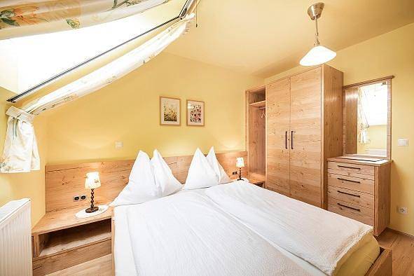 Gästehaus Gnant - Rotes Zimmer in Traisental