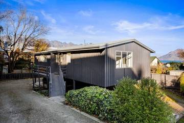 Villa for 4 Guests in Queenstown, Otago, Picture 3