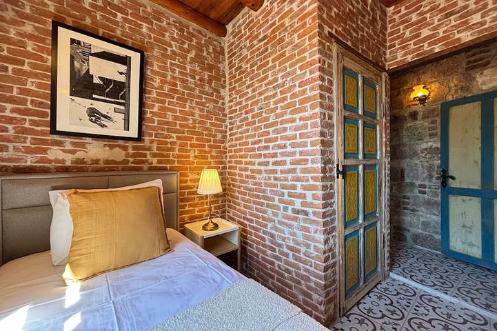 Award-Winning Art House | Historic Charm in Ayvalık, Türkische Ägäis