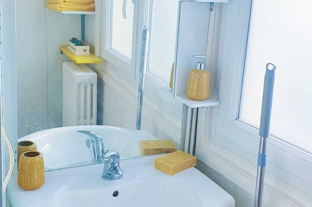 Entire apartment, Paris(12mn), Orly(10mn), Superb spacious room in Juvisy-sur-Orge, Essonne