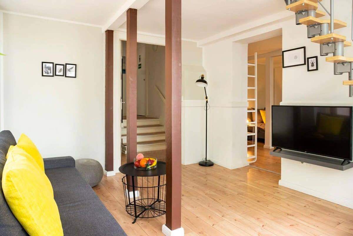 Ganze Wohnung, Stylish Loft Apartment plus Selfcheckin plus Street Parking in Neukölln Berlin, Berlin
