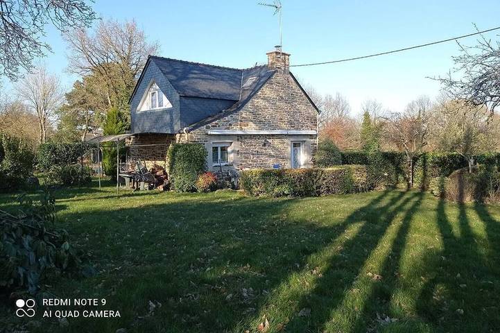 Location de vacances pour 6 personnes, avec terrasse et jardin à Trédion