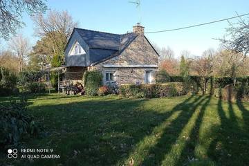 Gîte pour 6 personnes, avec terrasse et jardin à Trédion
