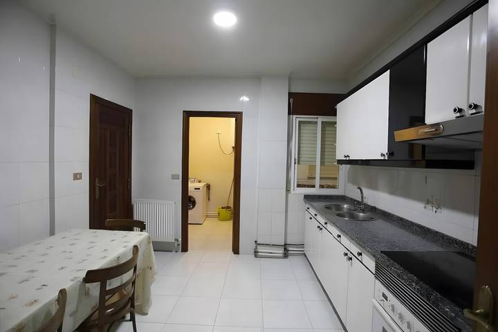 Apartamento entero, Apartamento 'En Centro De Monforte' con Wi-Fi in Monforte de Lemos, Reserva da Biosfera Ribeira Sacra e Serras do Oribio e Courel