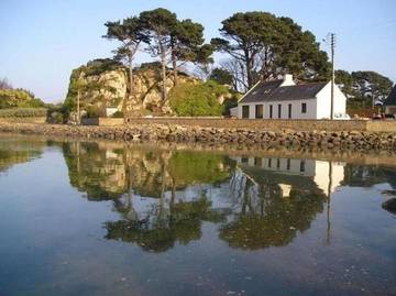 Location de vacances pour 8 personnes, avec terrasse ainsi que jardin et vue dans Buguélès