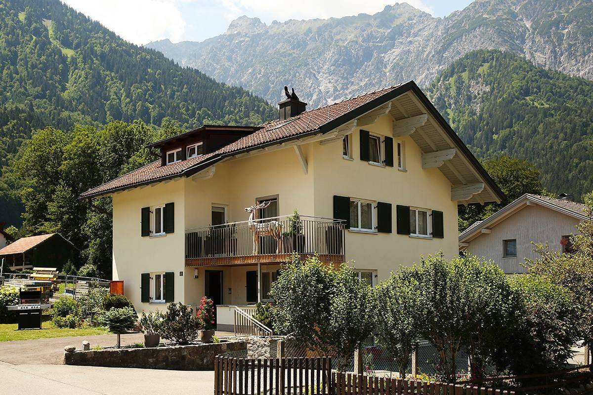 Ganze Ferienwohnung, Wunderhirsch in Rätikon Gebirgsgruppe, Vandans