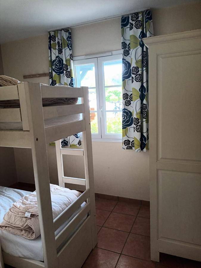 Gîte pour 4 personnes, avec piscine ainsi que vue et terrasse à Argentat - 3