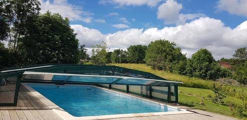 Gîte pour 4 personnes, avec jardin et sauna ainsi que piscine et jacuzzi à Alleyrac