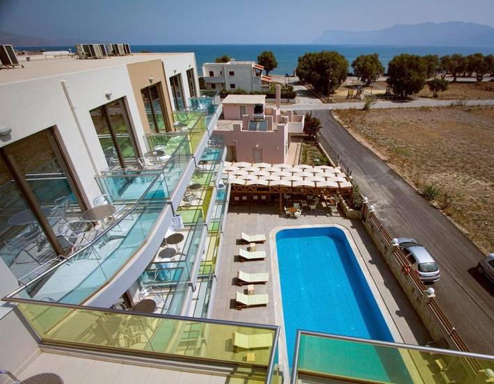 Appart’hôtel pour 2 personnes, avec vue ainsi que jardin et piscine