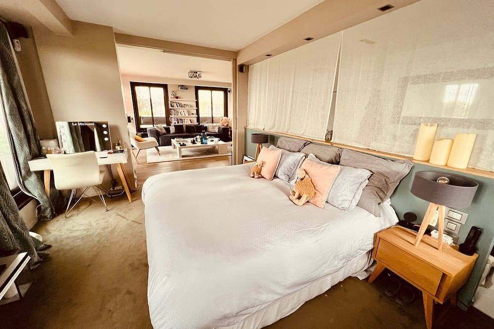 Entire apartment, Eiffel Tour Luxury Penthouse Vue With Ac in Suresnes, Hauts-de-Seine