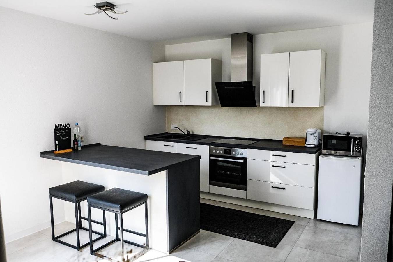 Appartement entier, Nouvel appartement moderne avec Wifi, balcon et lit boxspring in Offenbourg, Forêt-Noire centrale