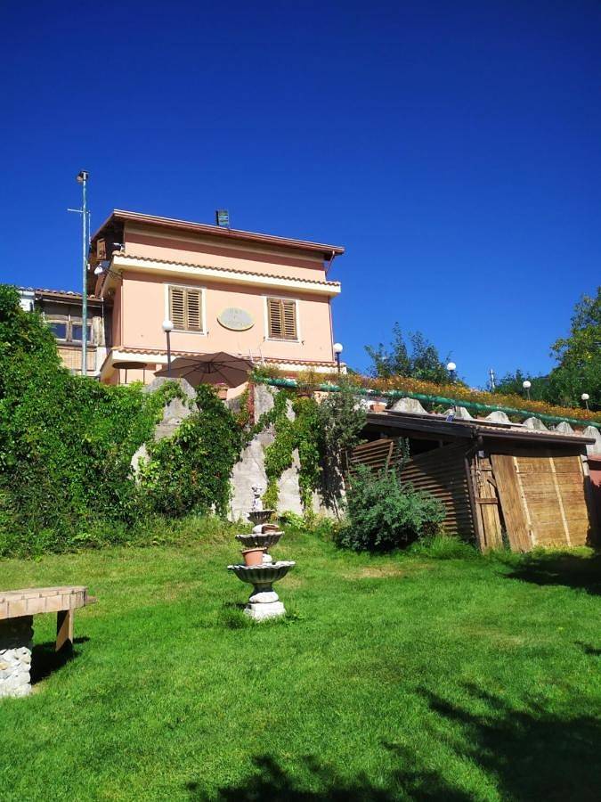 B&b per 5 persone, con Terrazza e Giardino nonché Panorama in Parco Nazionale della Sila