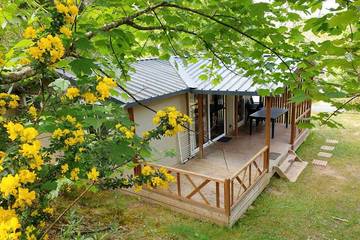 Gîte pour 6 personnes, avec terrasse ainsi que jardin et piscine, animaux acceptés à Nabirat