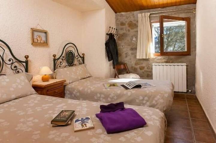 Gîte pour 4 personnes, avec piscine ainsi que balcon et jardin à Sant Joan de les Abadesses - 2